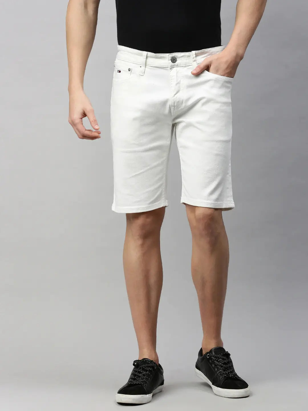 Men White Solid Slim Fit Denim Shorts - Side View - AceCart